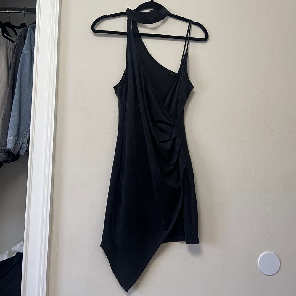 Black halter shoulder short dress
